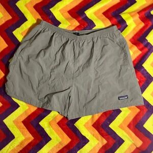 Patagonia M baggies gray shorts XL